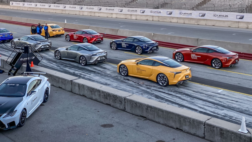 Session de conduite sportive sur circuit automobile