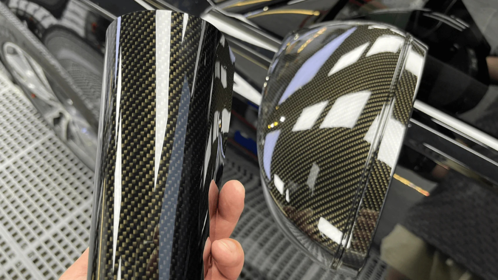 Aspect visuel carbone 3D et 4D pour covering automobile