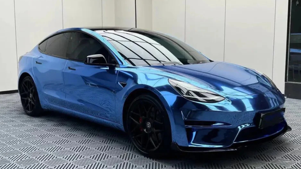 Covering effet miroir sur voiture tuning premium